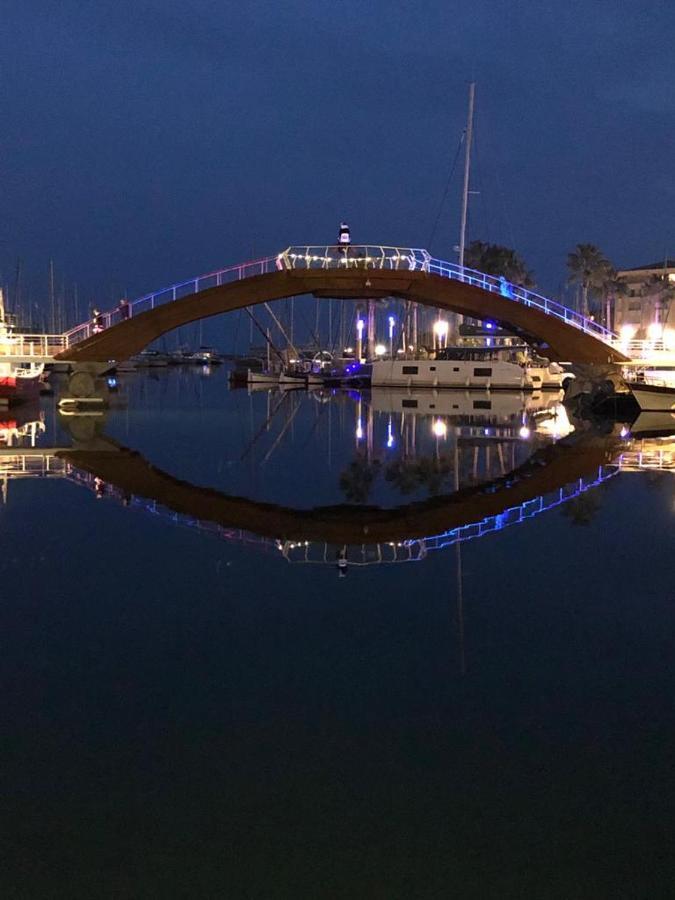 Sur Le Quai De Port Frejus Διαμέρισμα Εξωτερικό φωτογραφία